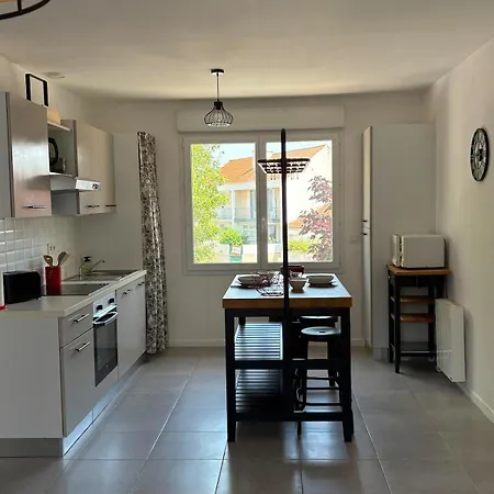 דירה Grand T2 Lumineux - Parking - Parc - Centre-ville